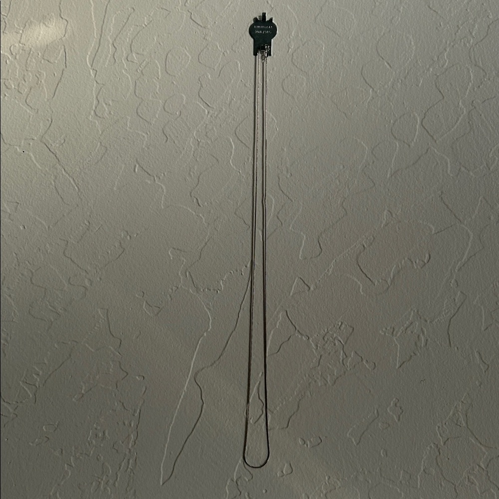 Elegant Silver Necklace - Picture 3 of 5